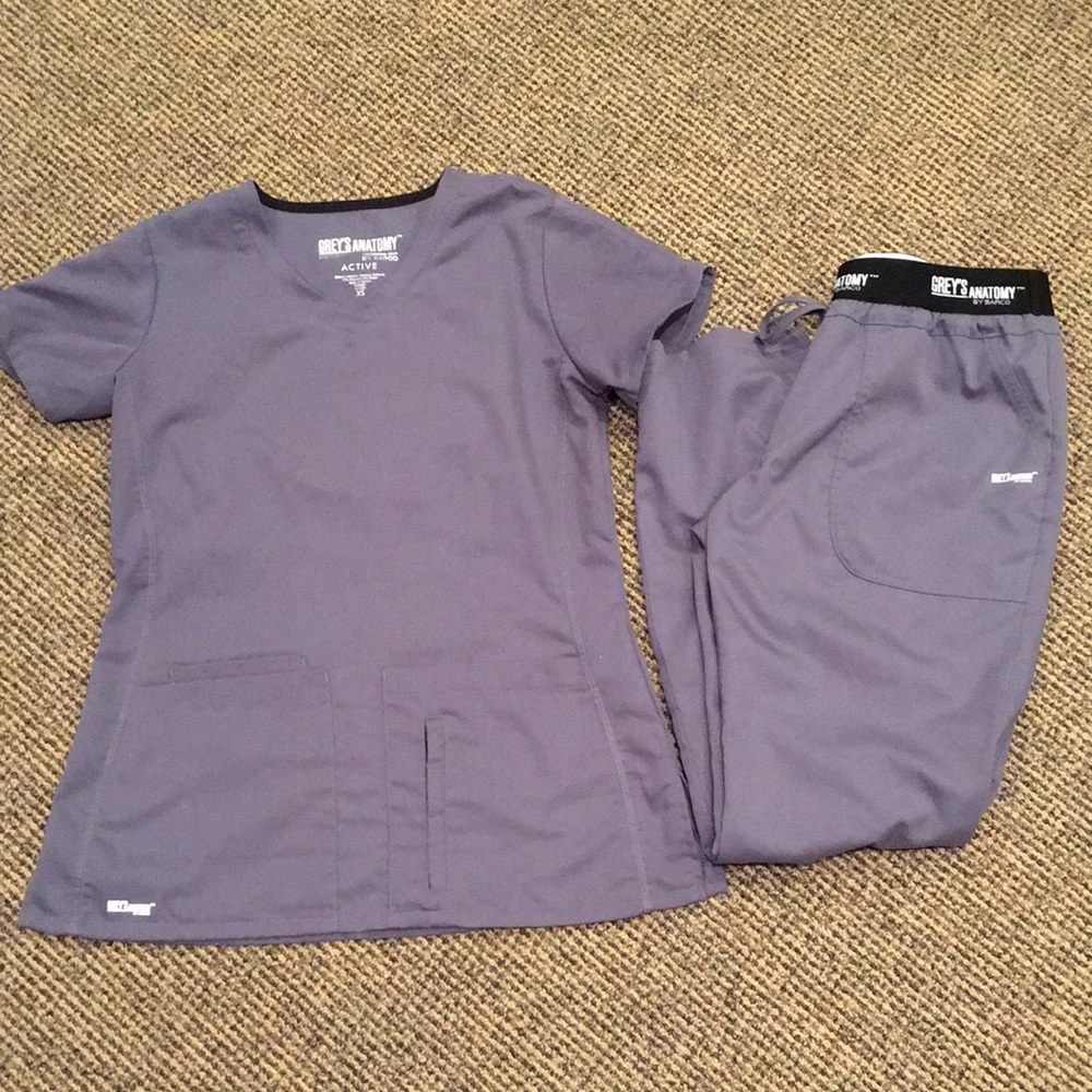 Grey’s Anatomy by Barco XS ACTIVE Scrub set